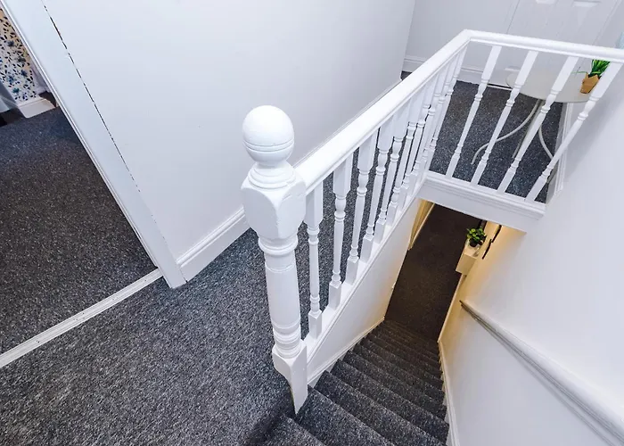 아파트 Stunning 3bedroom Home, Game Room, Free Parking, Fully Stocked, Sleeps 8 *