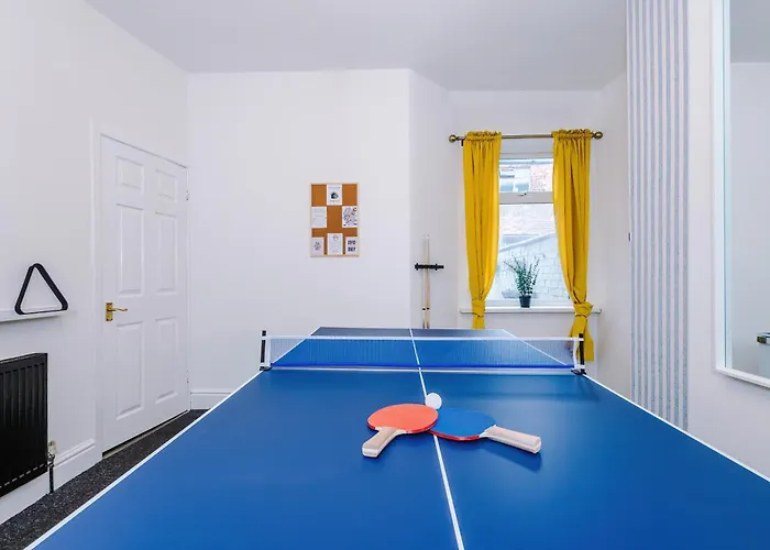 Stunning 3bedroom Home, Game Room, Free Parking, Fully Stocked, Sleeps 8 Манчестер