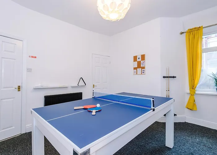 Stunning 3bedroom Home, Game Room, Free Parking, Fully Stocked, Sleeps 8 * Манчестер