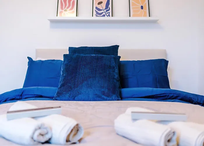 아파트 Stunning 3bedroom Home, Game Room, Free Parking, Fully Stocked, Sleeps 8 *