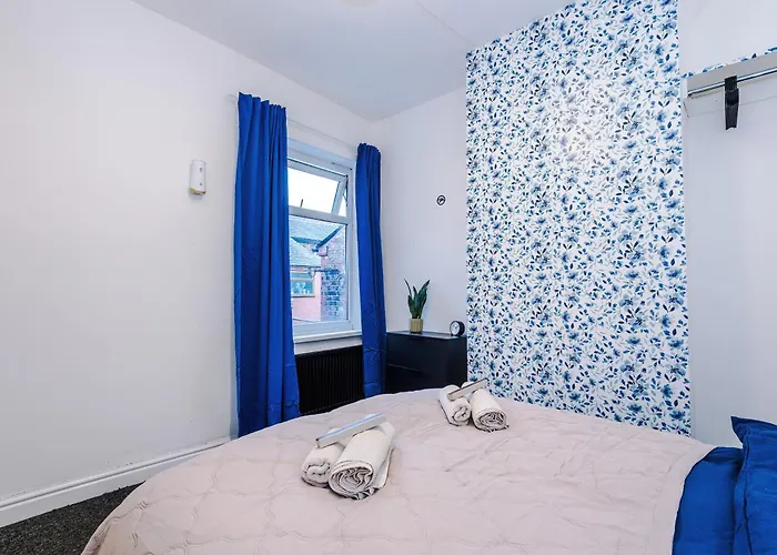 Апартаменты Stunning 3bedroom Home, Game Room, Free Parking, Fully Stocked, Sleeps 8 *