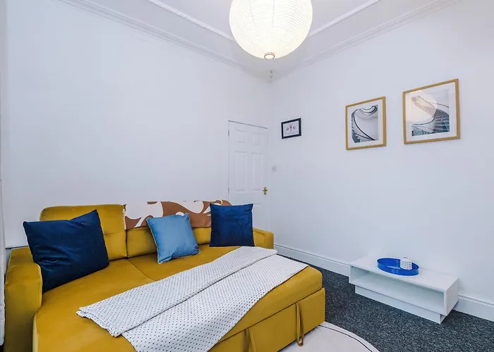 Stunning 3bedroom Home, Game Room, Free Parking, Fully Stocked, Sleeps 8 * Манчестер