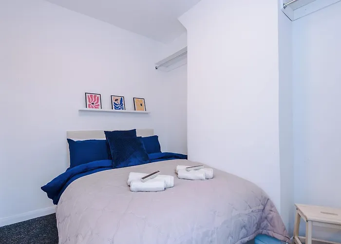 Stunning 3bedroom Home, Game Room, Free Parking, Fully Stocked, Sleeps 8 Апартаменты Манчестер