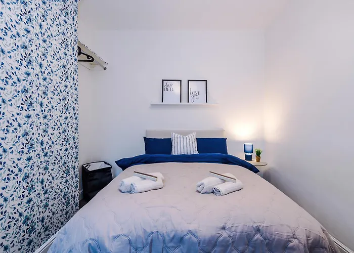 아파트 Stunning 3bedroom Home, Game Room, Free Parking, Fully Stocked, Sleeps 8 *