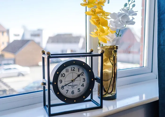 Huge 5 Bedroom Townhouse In Salford, Free Parking, Sleeps Up To 11 Guests Διαμέρισμα Μάντσεστερ