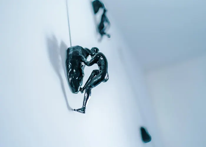 Huge 5 Bedroom Townhouse In Salford, Free Parking, Sleeps Up To 11 Guests