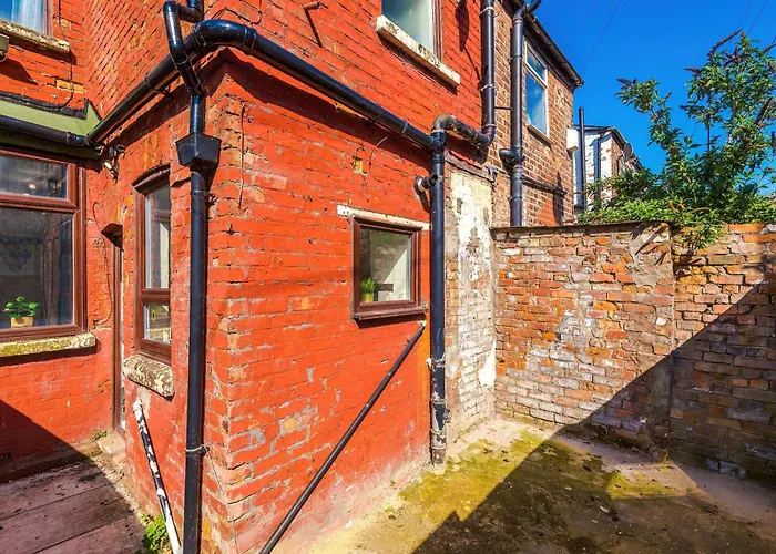 Incredible 4bedroom In Salford, Game Room, Free Parking, Smart Tv * Manchester