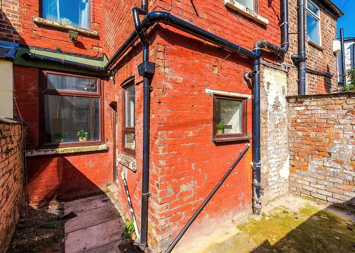 Incredible 4bedroom In Salford, Game Room, Free Parking, Smart Tv * Manchester