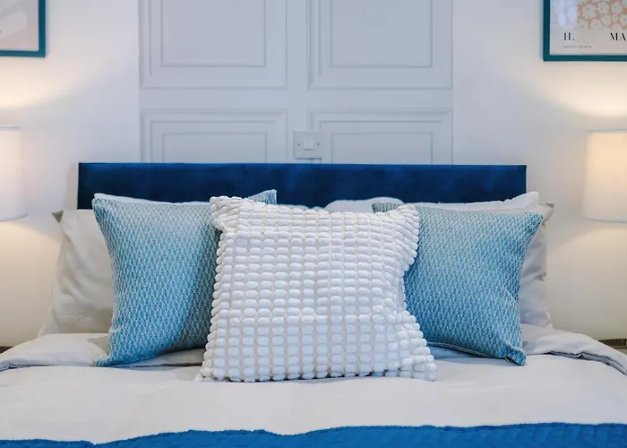 Incredible 4bedroom In Salford, Game Room, Free Parking, Smart Tv Manchester