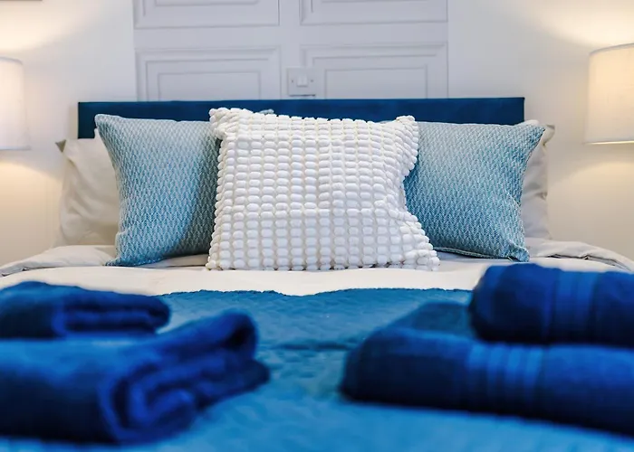 Incredible 4bedroom In Salford, Game Room, Free Parking, Smart Tv