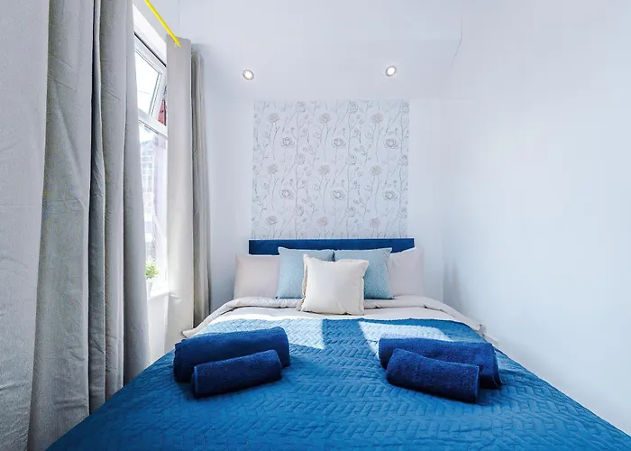 Incredible 4bedroom In Salford, Game Room, Free Parking, Smart Tv Apartment Manchester