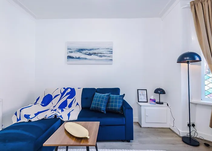 Incredible 4bedroom In Salford, Game Room, Free Parking, Smart Tv Apartment Manchester