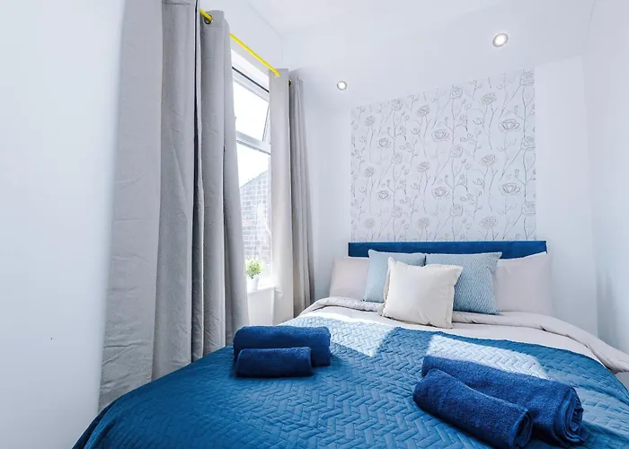 Incredible 4bedroom In Salford, Game Room, Free Parking, Smart Tv Manchester