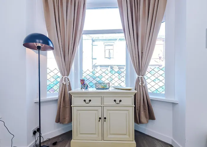 Apartment Incredible 4bedroom In Salford, Game Room, Free Parking, Smart Tv *