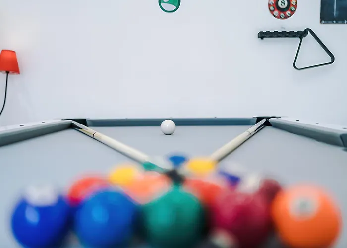 Incredible 4bedroom In Salford, Game Room, Free Parking, Smart Tv