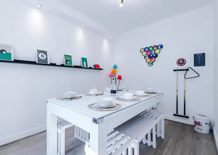 Apartment Incredible 4bedroom In Salford, Game Room, Free Parking, Smart Tv *