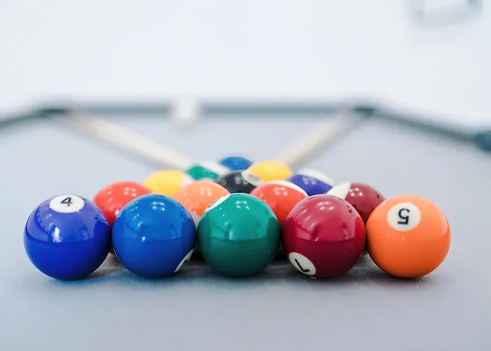 Incredible 4bedroom In Salford, Game Room, Free Parking, Smart Tv *