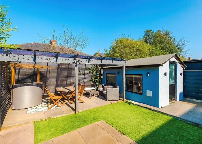 アパート Stunning 3 Bedroom In Stretford, Game Room, Summer House, Smart Tv, Driveway マンチェスター