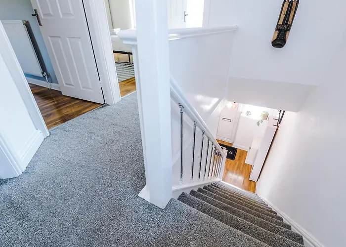 아파트 Stunning 3 Bedroom In Stretford, Game Room, Summer House, Smart Tv, Driveway *