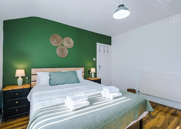 アパート Stunning 3 Bedroom In Stretford, Game Room, Summer House, Smart Tv, Driveway