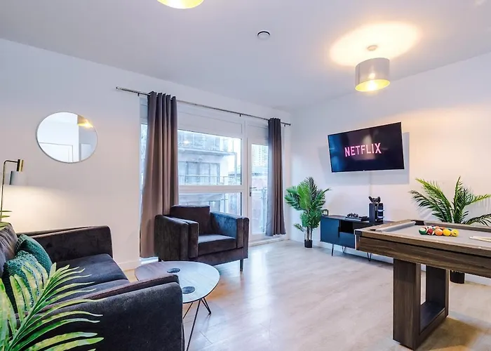 Apartment New, Luxe 2br, Manchester, Pool Table, Parking, Balcony, Ps4 Manchester