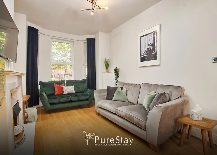 Big Contractor House With 6 Beds & Free Parking By Purestay - 7 Night Min! Сasa de vacaciones Mánchester