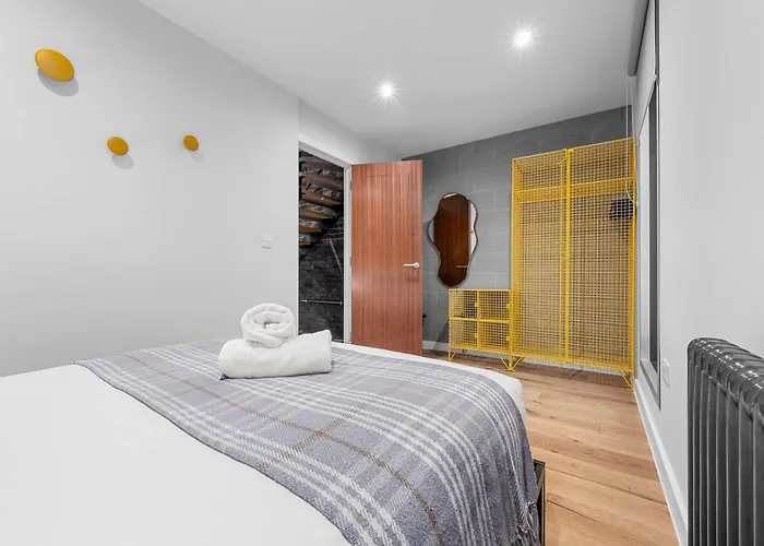 Free Parking - Roof Terrace - Luxury Townhouse * Manchester