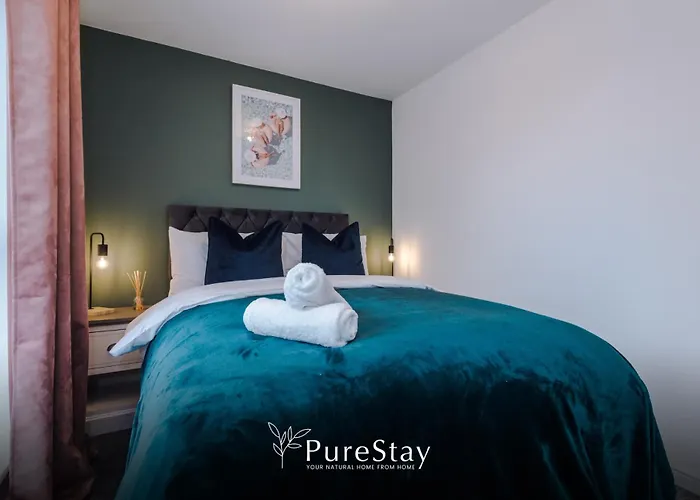 Modern 5 Bedroom House In By Purestay - Short With Service & Free Parking Vakantiehuis Manchester