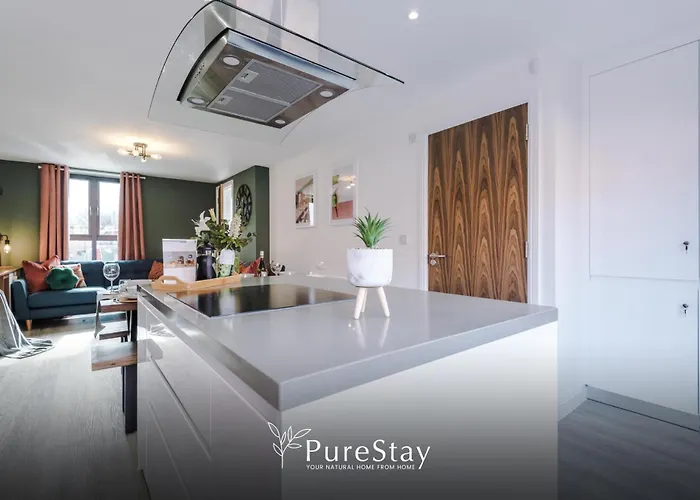Сasa de vacaciones Modern 5 Bedroom House In By Purestay - Short With Service & Free Parking Mánchester