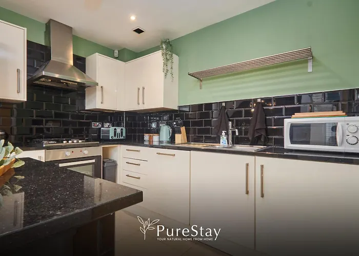 Fabulous House - 5 Beds Sleeps 8 - Free Parking - By Purestay Dom wakacyjny