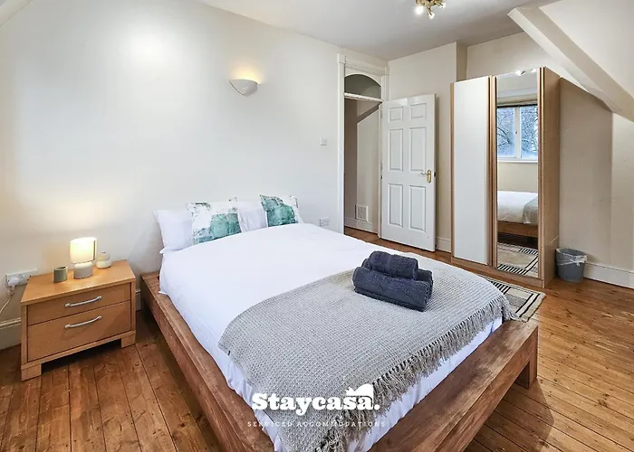 Prázdninový dům Carlton Co-living - Private Self-cater