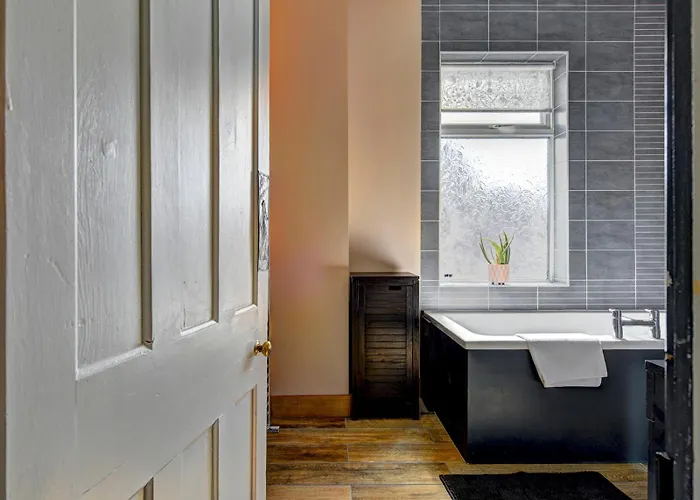 Hébergement de vacances Stunning Garden By Levenshulme Station - Pass The Keys *