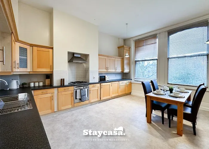 아파트 Whalley Range Hideaway 7mins To With Parking