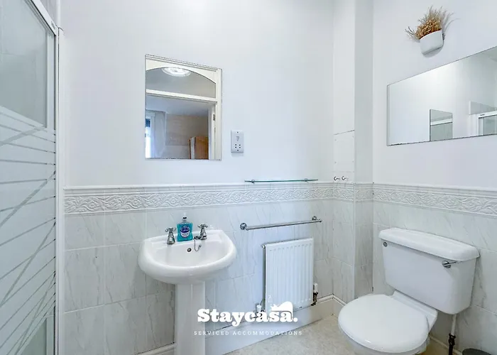 Whalley Range Hideaway 7mins To With Parking 아파트 맨체스터