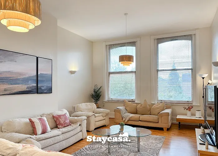 Apartamento Whalley Range Hideaway 7mins To With Parking Mánchester