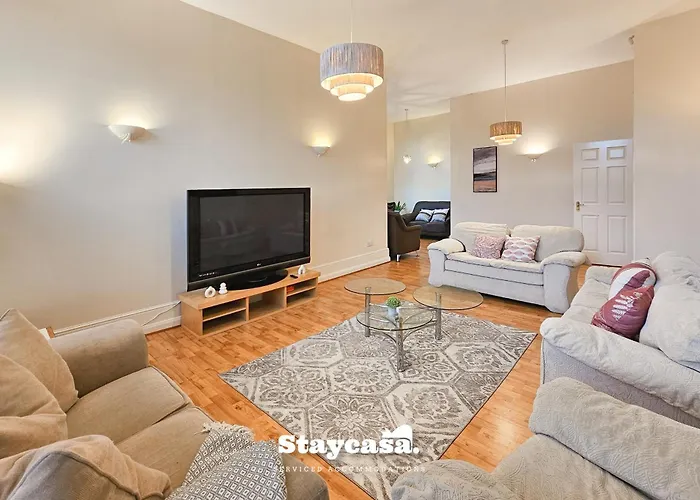 Whalley Range Hideaway 7mins To With Parking 아파트