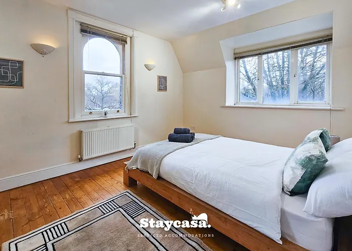 Whalley Range Hideaway 7mins To With Parking 맨체스터