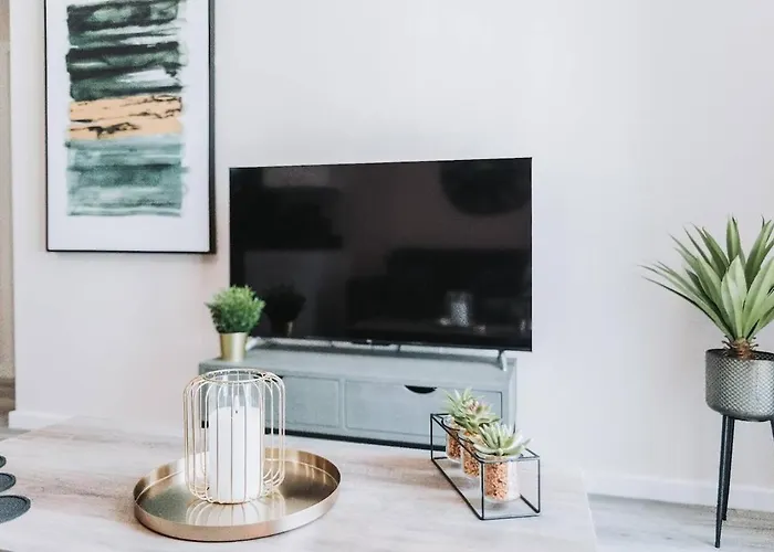 Near Centre Ideal Sport Or Gigs Sleeps 6 People Appartamento *