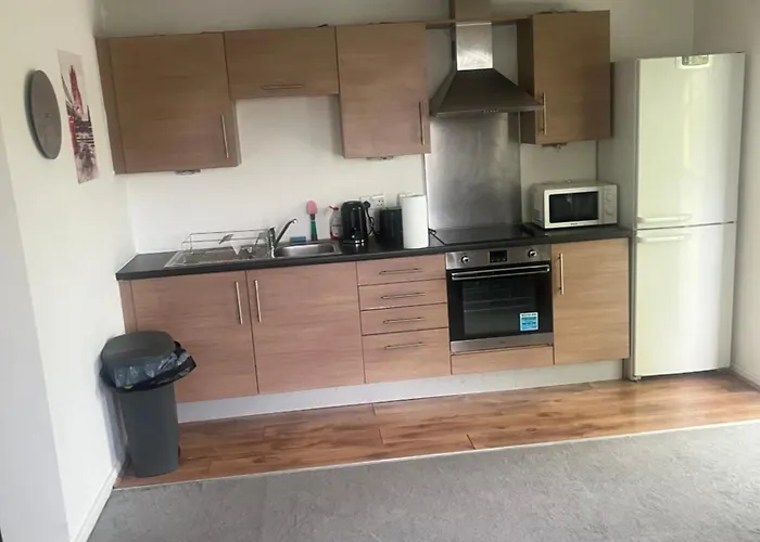 Cozy 2 Bed With Balcony Etihad Views, Steps From Coop Live *