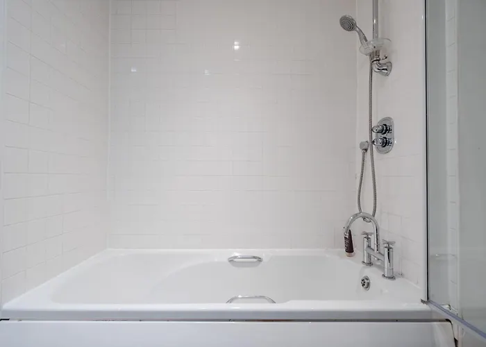 Apartament Lux Livin' - Luxury 2 Bed Centre Free Parking