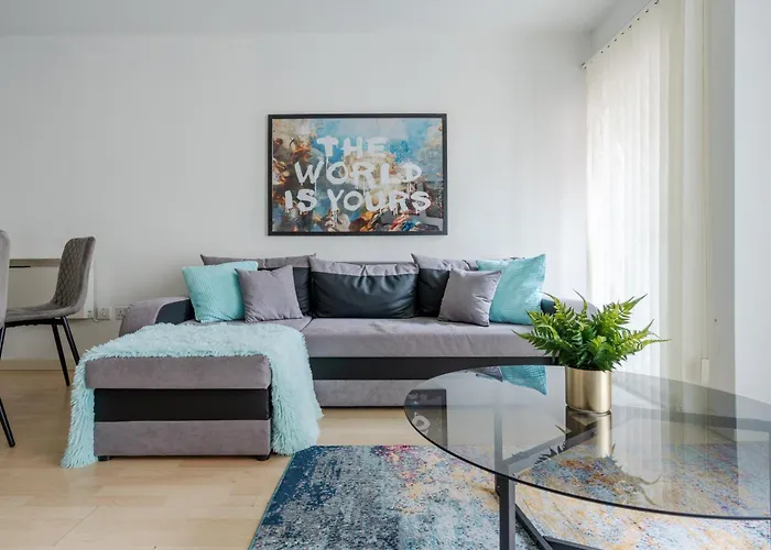 Lux Livin' - Luxury 2 Bed Centre Free Parking