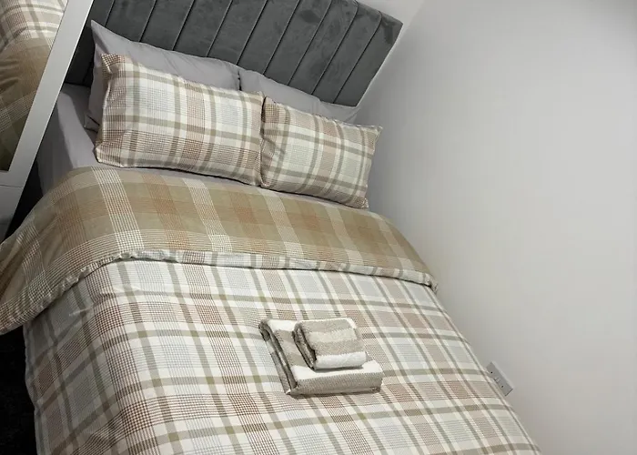 1 Bedroom Flat - Airport - 7 Mins To Man - Staycations & Business Stays! Mánchester