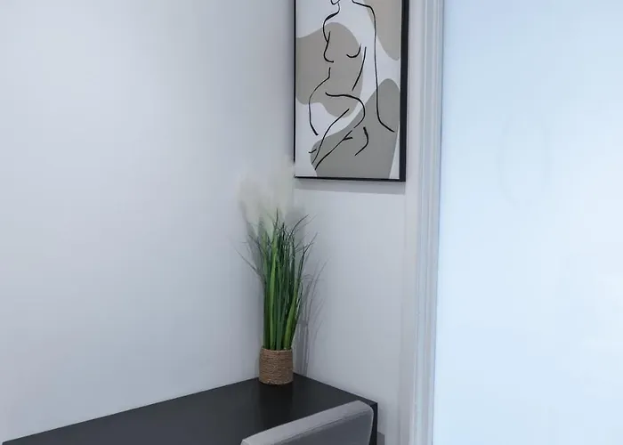 Hive Near Etihad Coop Live Appartement