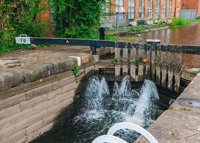 Hive Near Etihad Coop Live Appartement *