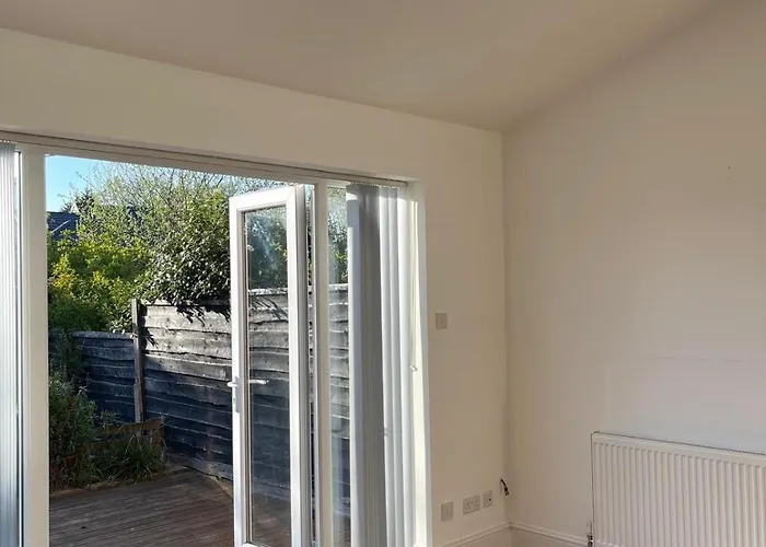 Spacious 3 Bed With Driveway Tatil Evi Manchester