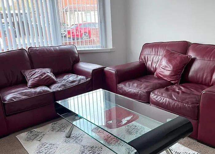 펜션 Spacious 3 Bed With Driveway *