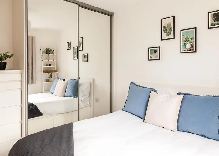 Luxury Sleeps 9 With Hot Tub & Pool Apartamento