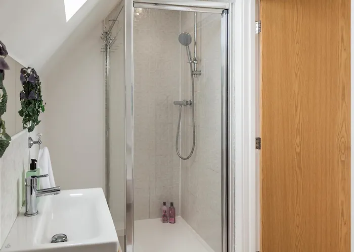 Luxury Sleeps 9 With Hot Tub & Pool Apartment *