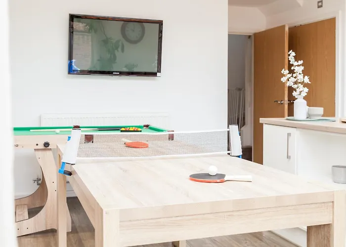 Apartment Luxury Sleeps 9 With Hot Tub & Pool *