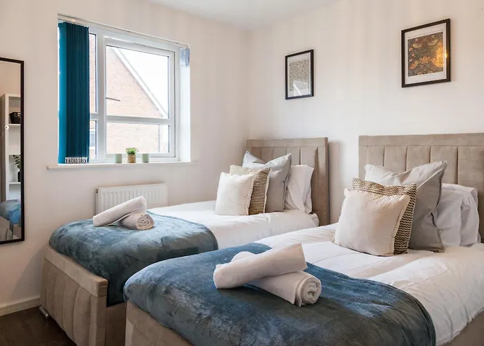 Luxury Sleeps 9 With Hot Tub & Pool Apartamento *